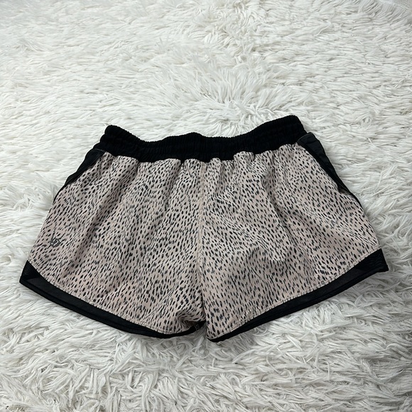 Lululemon Super Squad Short Dottie Dash Grain Black / Black / Grain - Picture 4 of 4